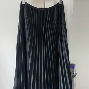 TB pleated skirt with slip